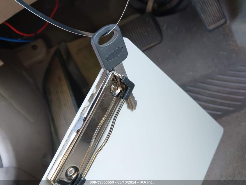 2001 Ford Escape Xlt VIN: 1FMYU04111KF61853 Lot: 39653559