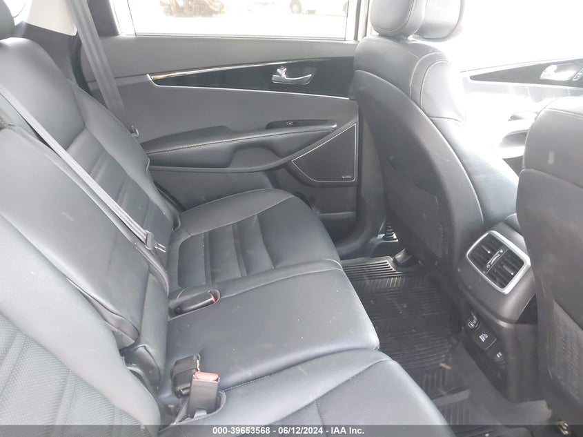 2016 Kia Sorento 3.3L Sx VIN: 5XYPKDA52GG083428 Lot: 39653568