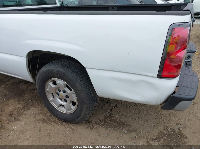 2005 Chevrolet Silverado 1500 Work Truck VIN: 1GCEC14X25Z158885 Lot: 39653643