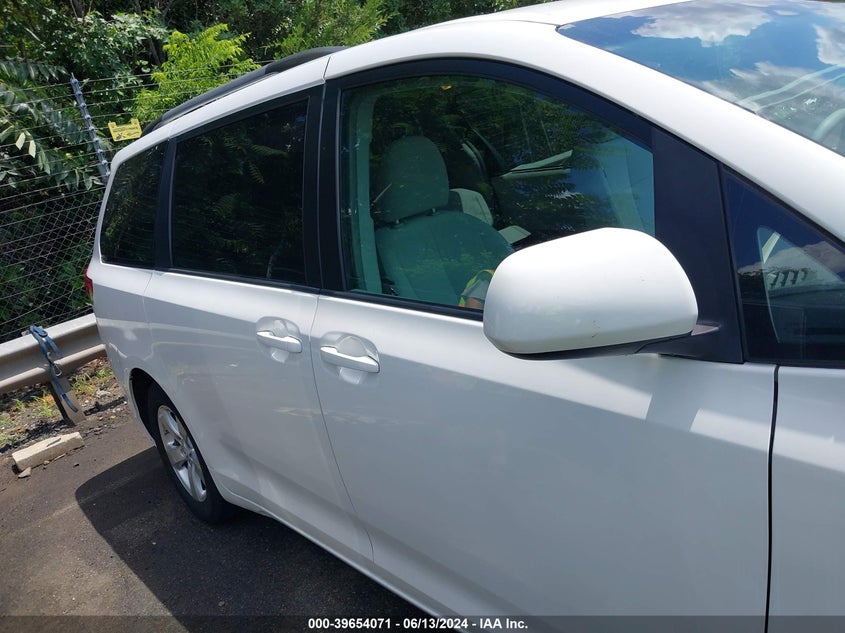 2011 Toyota Sienna Le V6 VIN: 5TDKK3DCXBS157091 Lot: 39654071