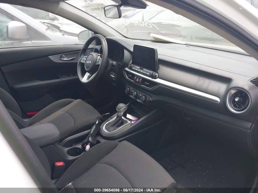 2024 KIA FORTE LX/LXS - 3KPF24AD3RE706185