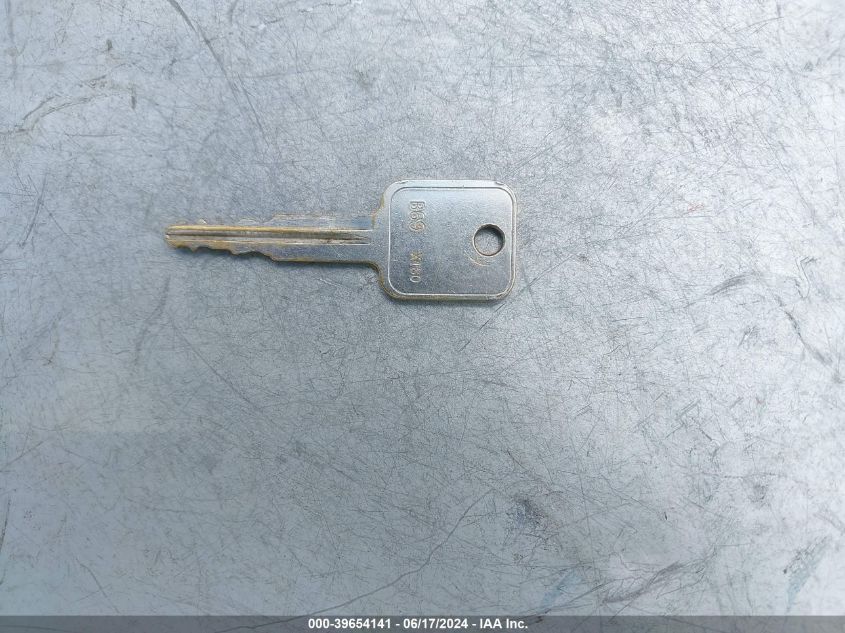 2003 Chevrolet Tracker Hard Top Base VIN: 2CNBE13C736931964 Lot: 39654141