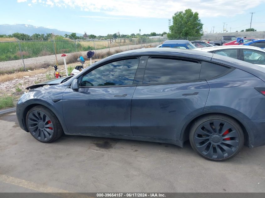 2022 Tesla Model Y Performance Dual Motor All-Wheel Drive VIN: 7SAYEEEF0NF518642 Lot: 39654157