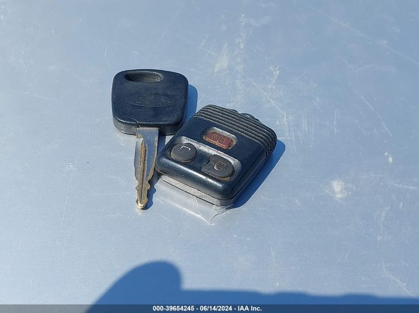 2001 Ford F-150 King Ranch Edition/Lariat/Xlt VIN: 1FTRW08L71KB37138 Lot: 39654245