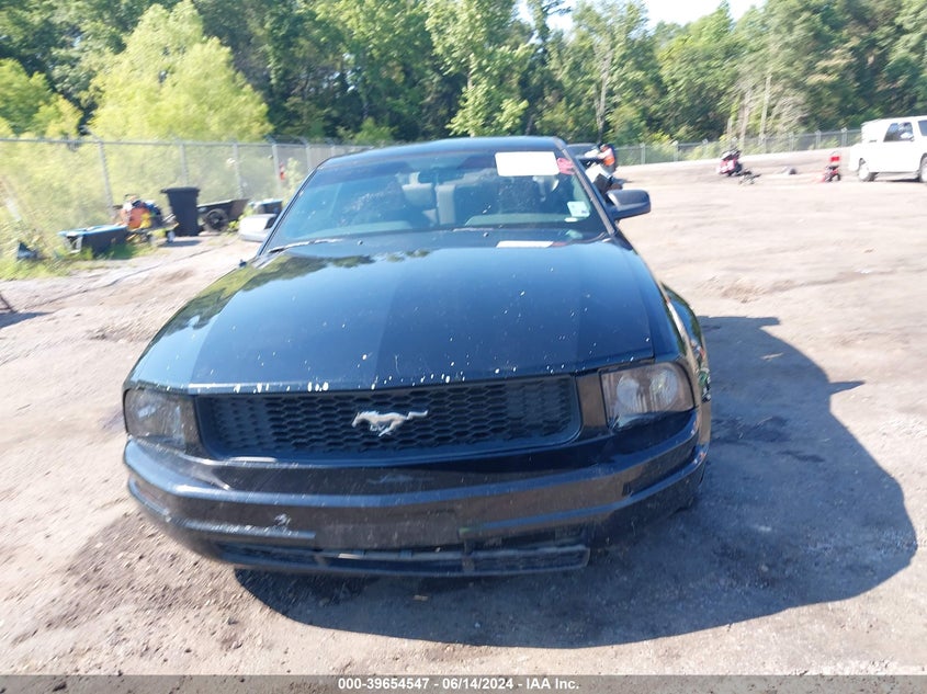 2005 Ford Mustang V6 Deluxe/V6 Premium VIN: 1VVFT80N955211412 Lot: 39654547