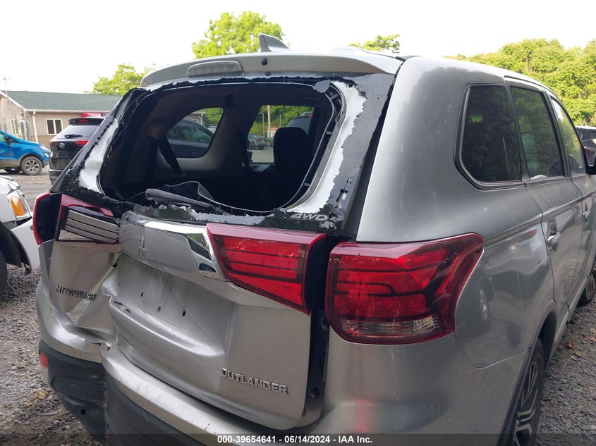 2018 Mitsubishi Outlander Es VIN: JA4AZ3A39JZ057020 Lot: 39654641