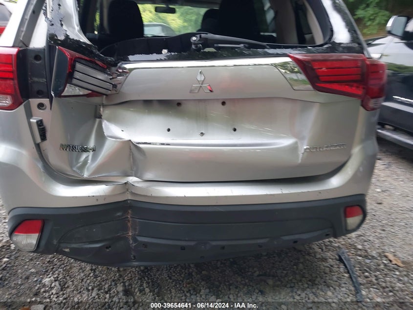 2018 Mitsubishi Outlander Es VIN: JA4AZ3A39JZ057020 Lot: 39654641