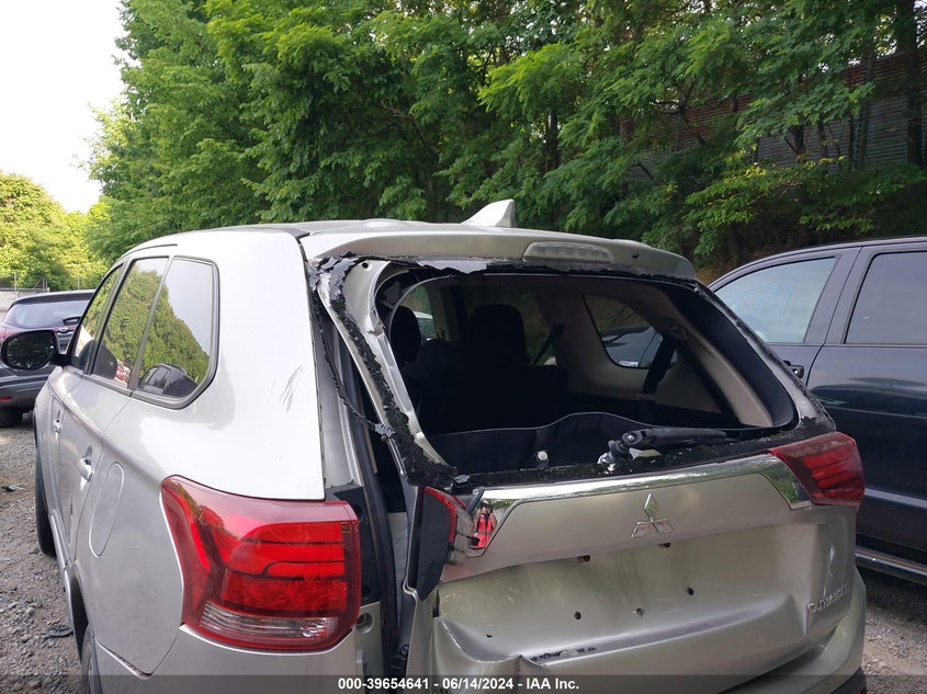 2018 Mitsubishi Outlander Es VIN: JA4AZ3A39JZ057020 Lot: 39654641