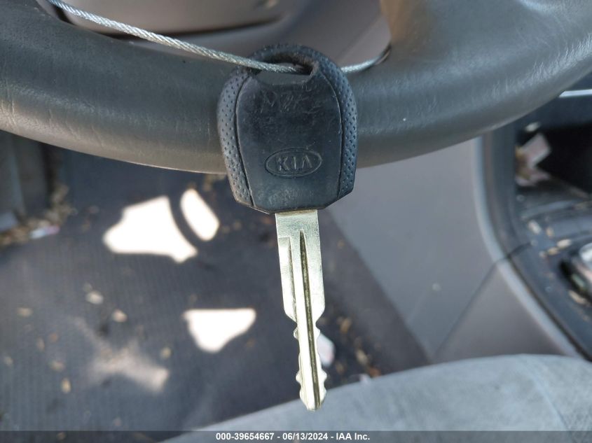 2004 Kia Optima Ex/Lx VIN: KNAGD126345356961 Lot: 39654667