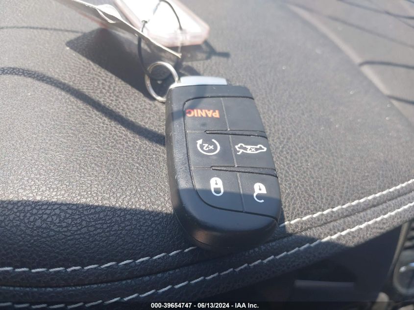 2023 Chrysler 300 300S VIN: 2C3CCABG8PH585232 Lot: 39654747