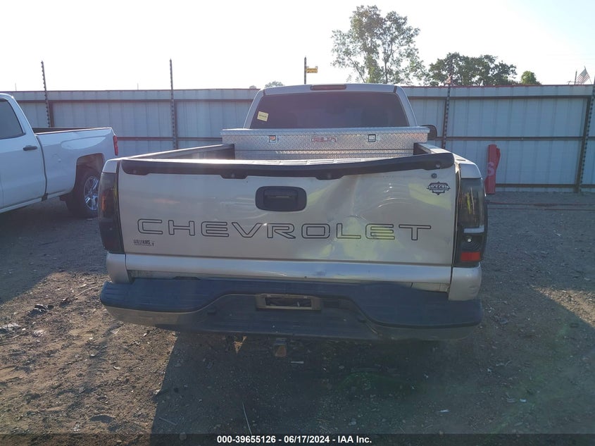 2005 Chevrolet Silverado 1500 Work Truck VIN: 1GCEK14V15E215957 Lot: 39655126
