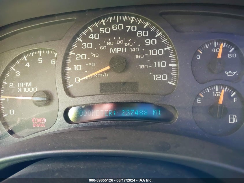 2005 Chevrolet Silverado 1500 Work Truck VIN: 1GCEK14V15E215957 Lot: 39655126