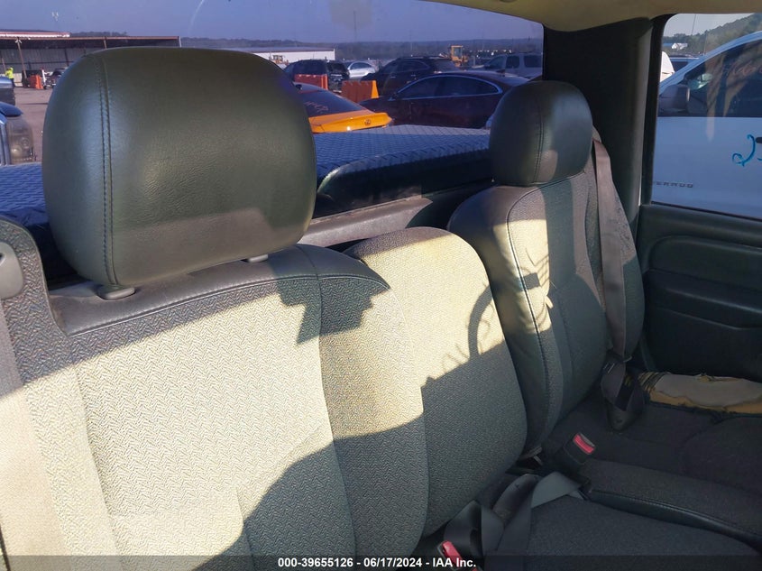 2005 Chevrolet Silverado 1500 Work Truck VIN: 1GCEK14V15E215957 Lot: 39655126