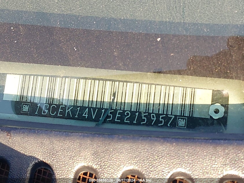 2005 Chevrolet Silverado 1500 Work Truck VIN: 1GCEK14V15E215957 Lot: 39655126