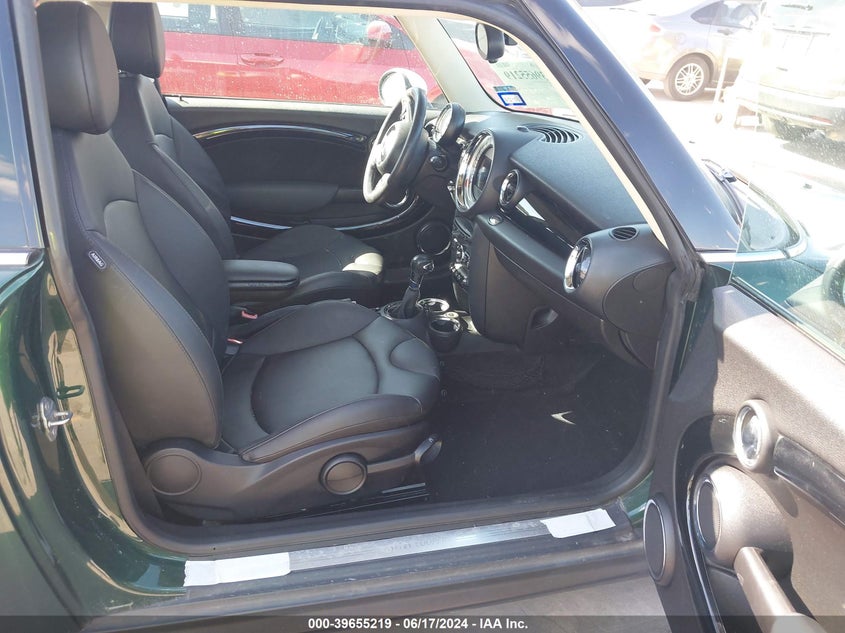 2013 Mini Hardtop Cooper VIN: WMWSU3C5XDT684725 Lot: 39655219