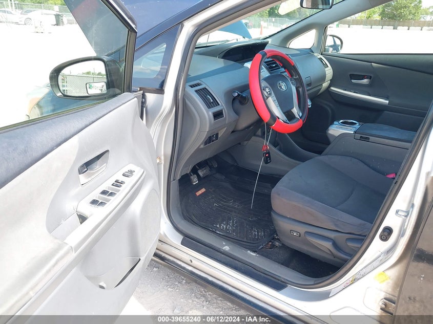 2014 Toyota Prius V Two VIN: JTDZN3EU7E3313381 Lot: 39655240