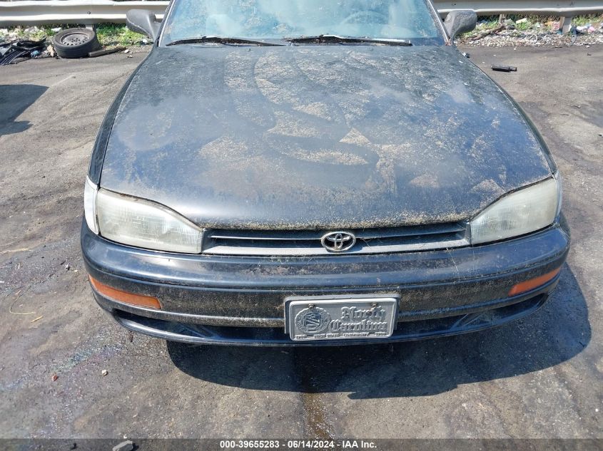 1993 Toyota Camry Le VIN: 4T1SK12E1PU230694 Lot: 39655283