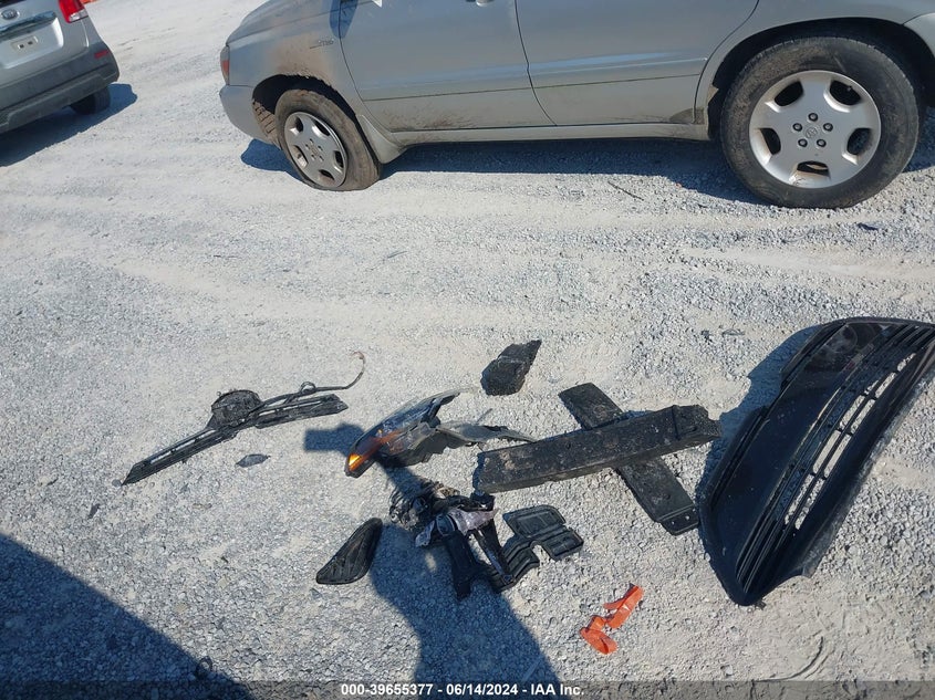 2017 Toyota Corolla Le VIN: 5YFBURHE1HP736836 Lot: 39655377