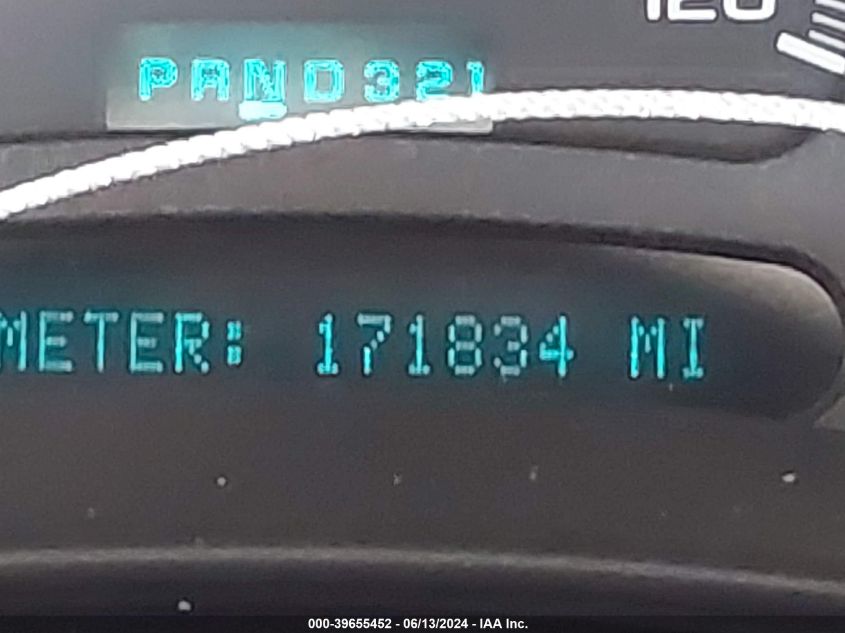 2004 Chevrolet Tahoe Lt VIN: 1GNEC13ZX4R120202 Lot: 39655452