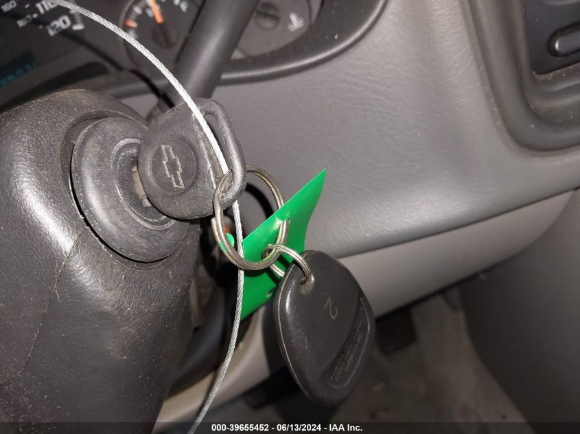 2004 Chevrolet Tahoe Lt VIN: 1GNEC13ZX4R120202 Lot: 39655452