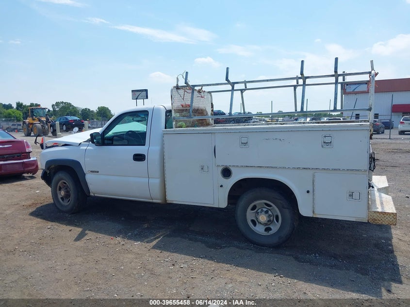 2003 Chevrolet Silverado C2500 VIN: 1GBGC24U03Z348142 Lot: 39655458