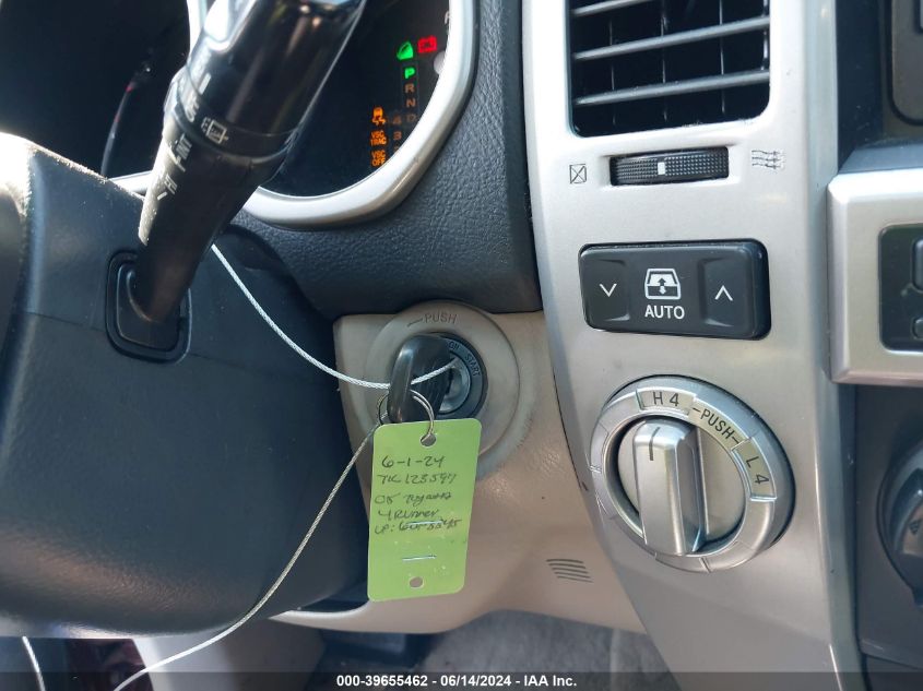 2005 Toyota 4Runner Sr5 V8 VIN: JTEBT14R958026695 Lot: 39655462