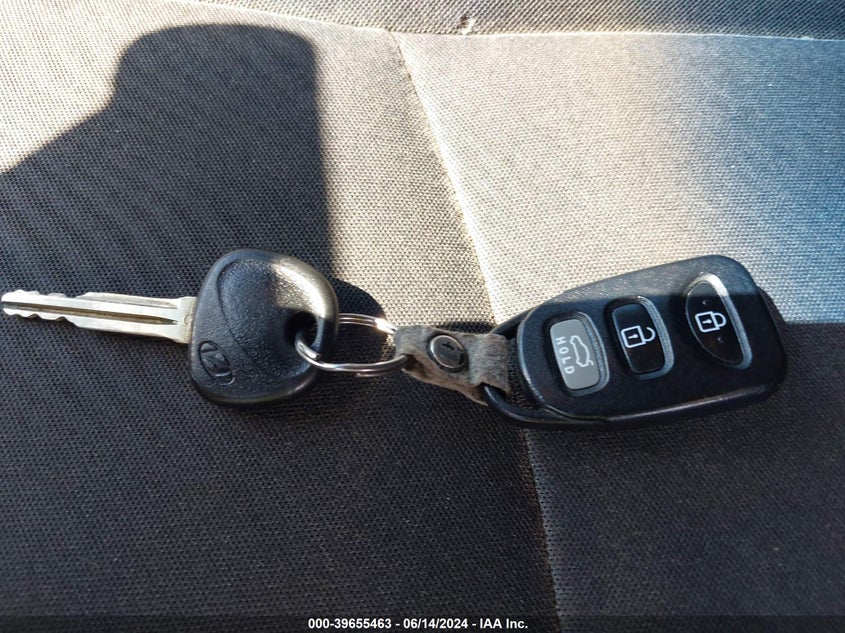 2013 Hyundai Elantra Gls VIN: 5NPDH4AE4DH453803 Lot: 39655463