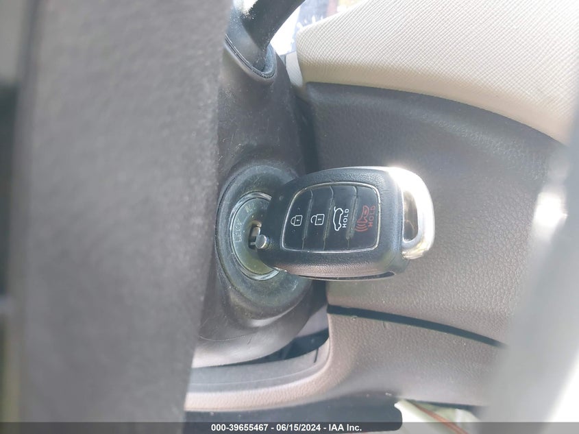 2017 Hyundai Santa Fe Sport 2.4L VIN: 5XYZTDLB9HG448438 Lot: 39655467