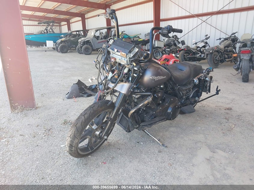 VIN 1HD1KRC33HB630019 2017 HARLEY-DAVIDSON FLHXS STREET GLIDE SPECIAL
