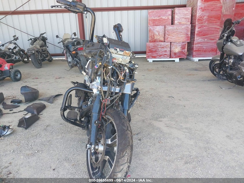 VIN 1HD1KRC33HB630019 2017 HARLEY-DAVIDSON FLHXS STREET GLIDE SPECIAL