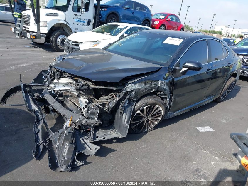 4T1B11HK6JU088916 2018 TOYOTA CAMRY - Image 2