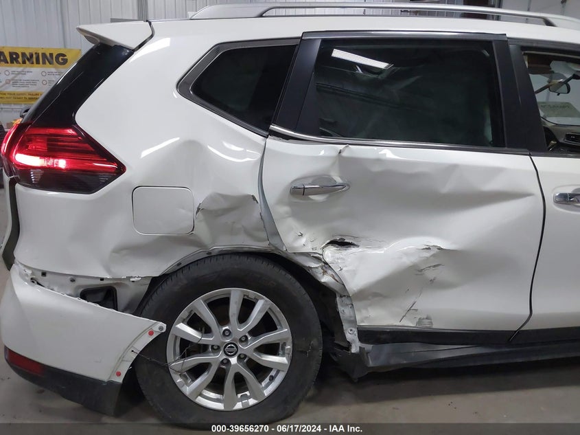 2017 Nissan Rogue Sv VIN: 5N1AT2MV1HC887126 Lot: 39656270