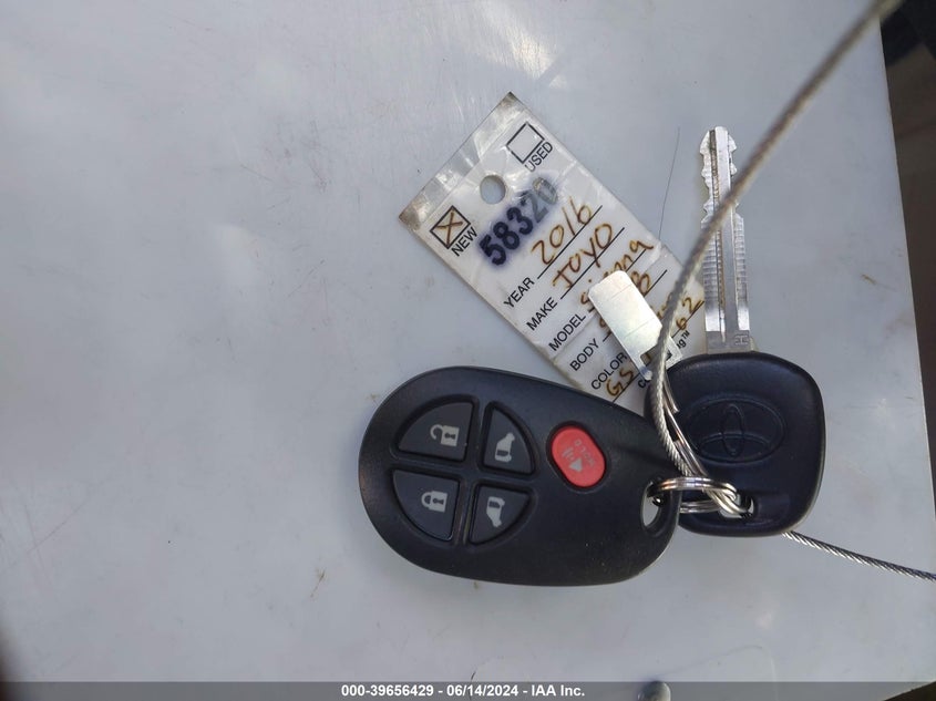 2016 Toyota Sienna Le 8 Passenger VIN: 5TDKK3DC7GS715762 Lot: 39656429