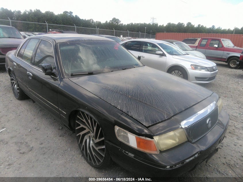2000 Mercury Grand Marquis Gs VIN: 2MEFM74W3YX692059 Lot: 39656454