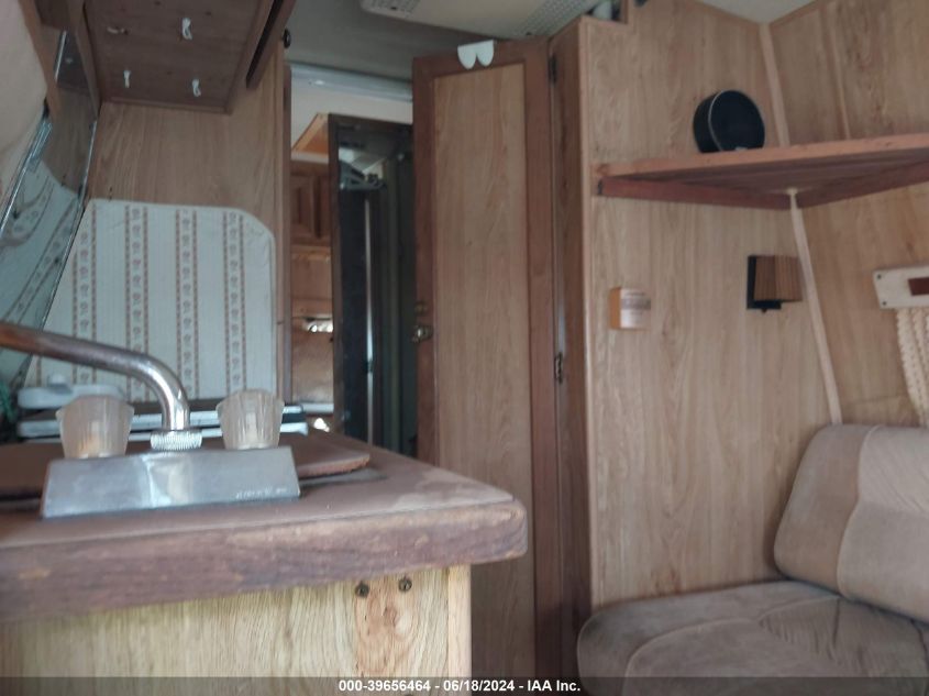 1987 Dodge Ram Van B350 VIN: 2B6KB33W0HK320468 Lot: 39656464