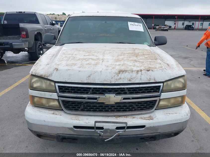 2006 Chevrolet Silverado C1500 VIN: 2GCEC13V561253032 Lot: 39656470