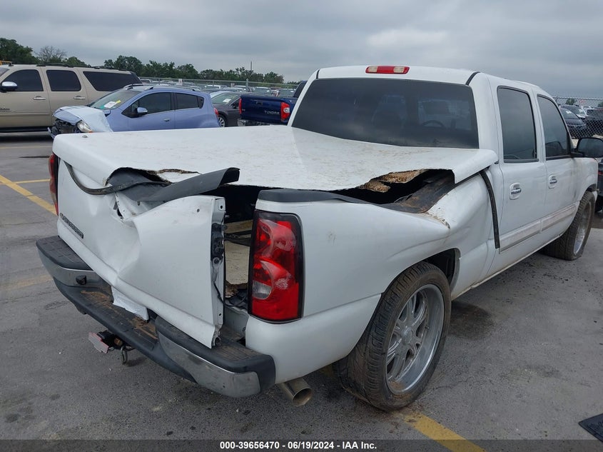 2006 Chevrolet Silverado C1500 VIN: 2GCEC13V561253032 Lot: 39656470