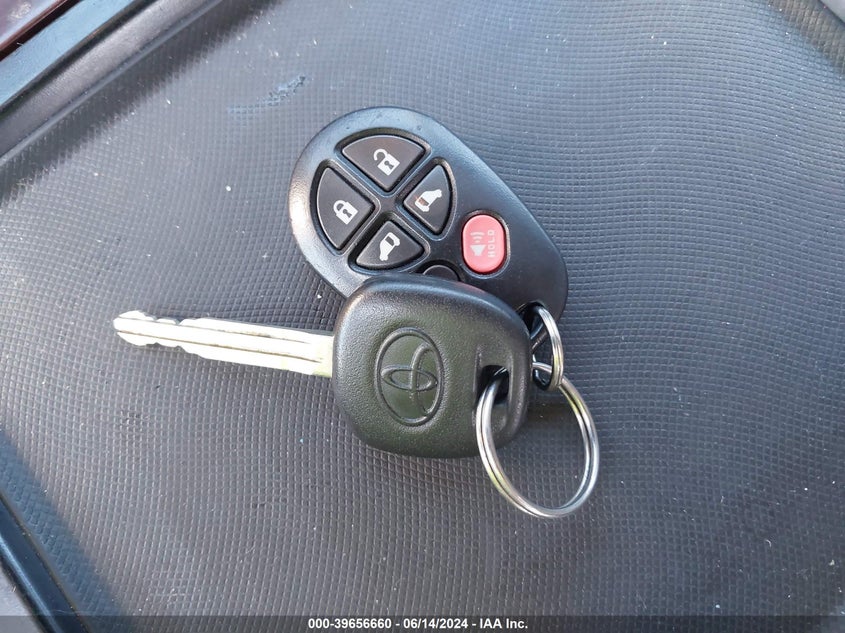 2012 Toyota Sienna Xle V6 8 Passenger VIN: 5TDYK3DC6CS244806 Lot: 39656660