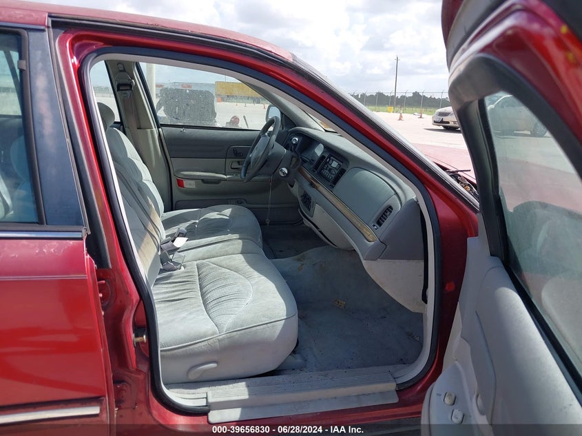 1996 Ford Crown Victoria Lx VIN: 2FALP7467TX106831 Lot: 39656830