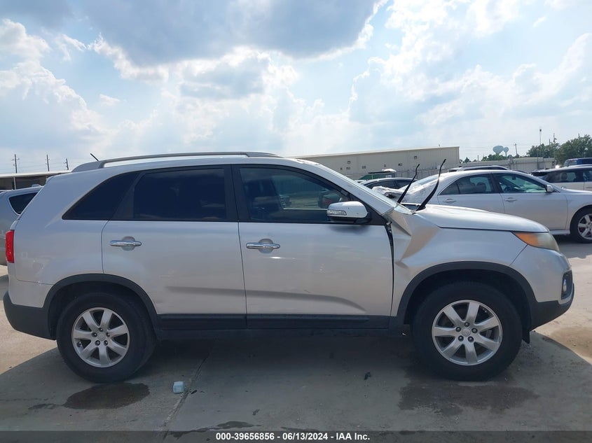 2011 Kia Sorento Lx VIN: 5XYKT3A19BG181802 Lot: 39656856