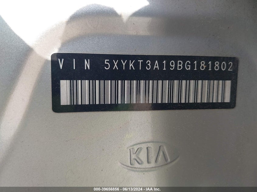 2011 Kia Sorento Lx VIN: 5XYKT3A19BG181802 Lot: 39656856