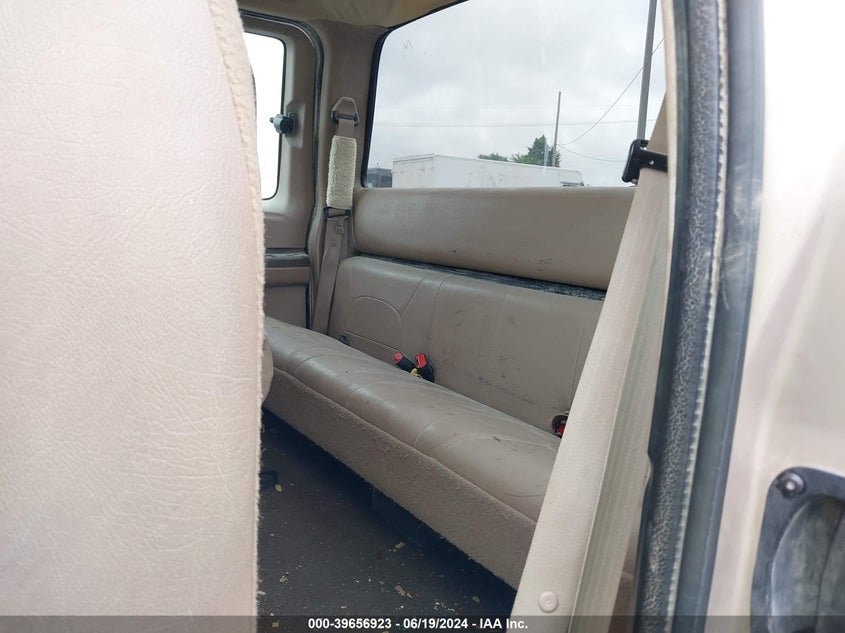 1999 Ford F-250 Lariat/Xl/Xlt VIN: 1FTNX21F2XEB31069 Lot: 39656923