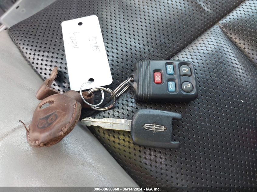 2008 Lincoln Navigator VIN: 5LMFU275X8LJ03280 Lot: 39656968