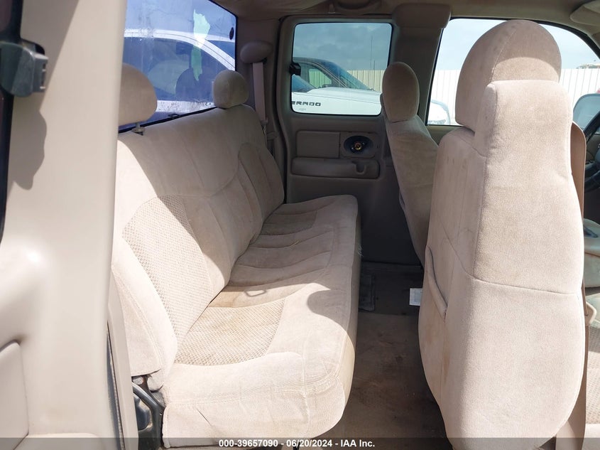 2001 Chevrolet Silverado 1500 Ls VIN: 2GCEC19W811263823 Lot: 39657090