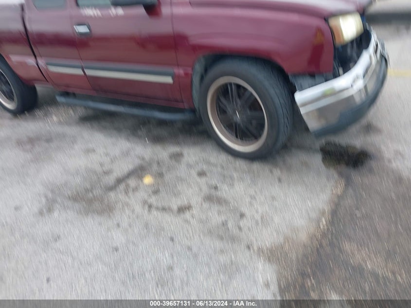 2003 Chevrolet Silverado 1500 Ls VIN: 2GCEC19V031394206 Lot: 39657131