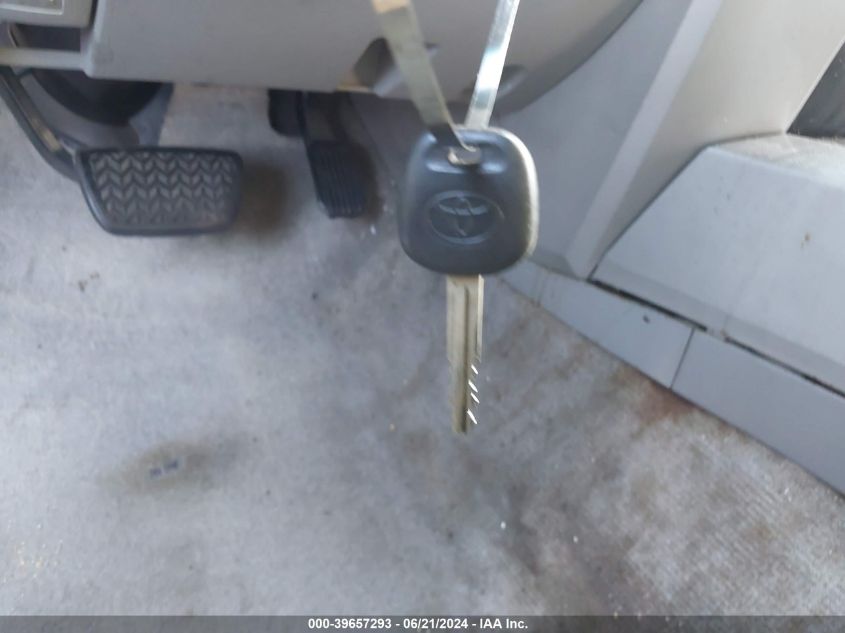 2005 Toyota 4Runner Sr5 V6 VIN: JTEBU14R858040570 Lot: 39657293