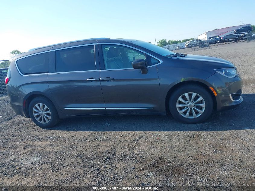 2018 Chrysler Pacifica Touring L VIN: 2C4RC1BG1JR227669 Lot: 39657487