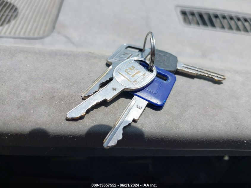 1993 GMC Suburban C1500 VIN: 1GKEC16K6PJ733299 Lot: 39657552