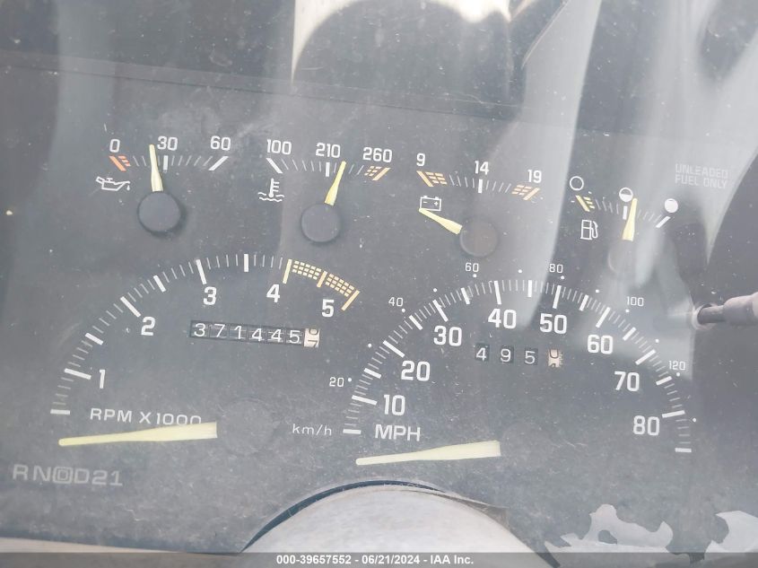 1993 GMC Suburban C1500 VIN: 1GKEC16K6PJ733299 Lot: 39657552