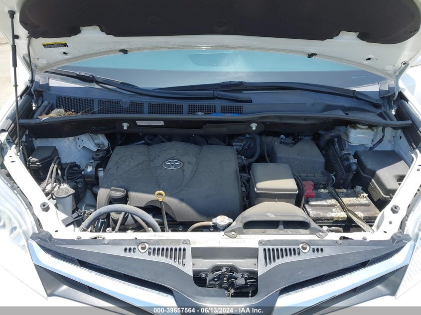 2019 Toyota Sienna Le 8 Passenger VIN: 5TDKZ3DC1KS993142 Lot: 39657564